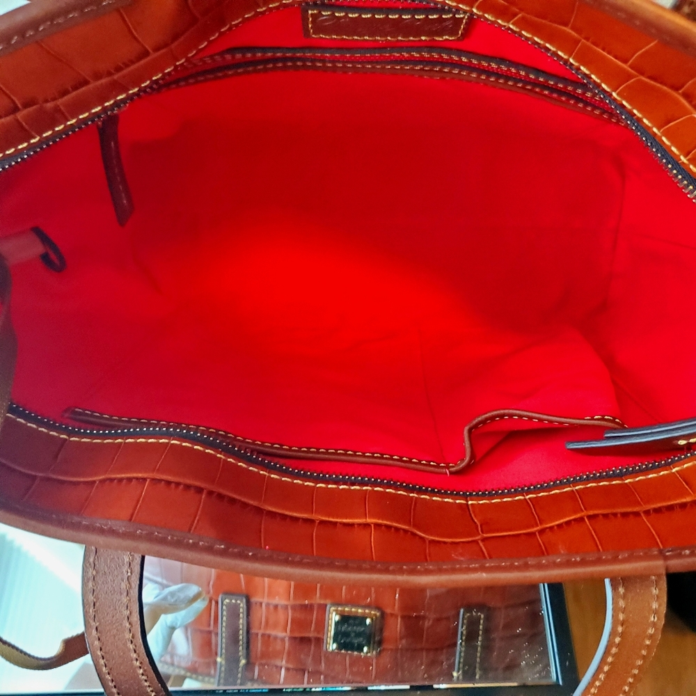 DOONEY AND BOURKE women's shoulder/handheld purse - Picture 3 of 6